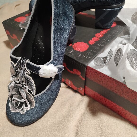 Chocolaticas® Mid Heels Black Tudor Women's Mary Jane Pump - Picture 4 of 9